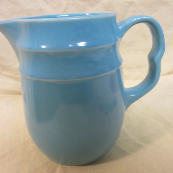 VTG OXFORD STONEWARE LIGHT BLUE PITCHER, MEDIUM SIZED - Picture 2 of 7